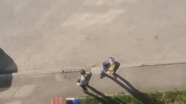парни ищут закладку / Гражданский Долг