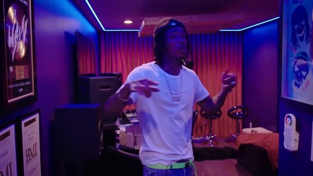 WIZ KHALIFA ПОКАЗЫВАЕТ СВОЙ ДОМ  В ЛОС-АНДЖЕЛЕСЕ (РУССКАЯ ОЗВУЧКА)