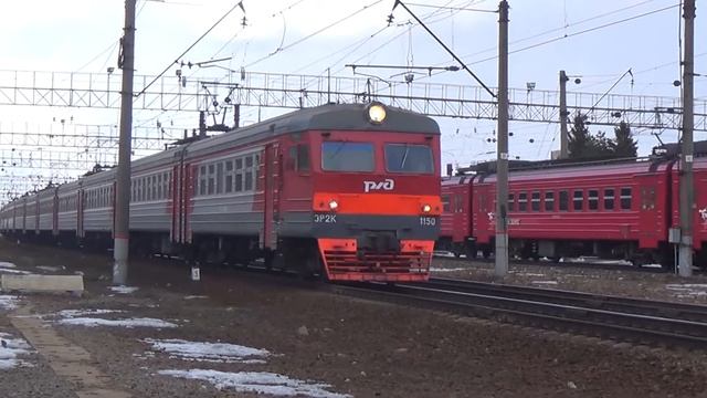 Наперегонки: ЭР2К-1150 , ЭД4М-0409.