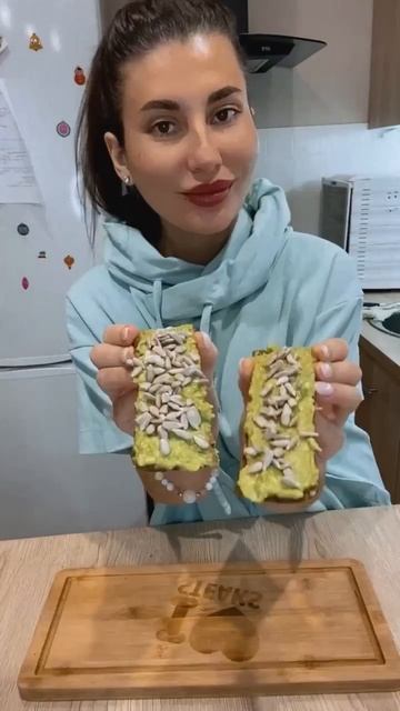 Вкусный салат с тостами