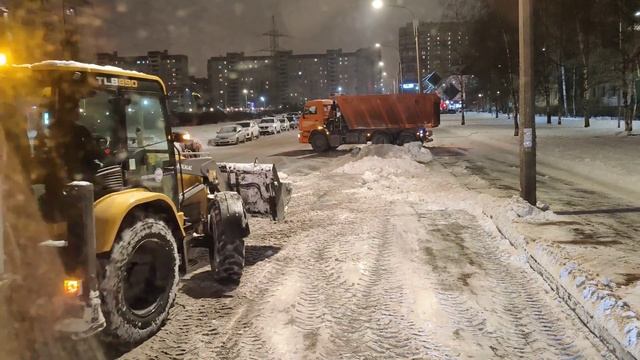 Вожу снег на Камазе 6520