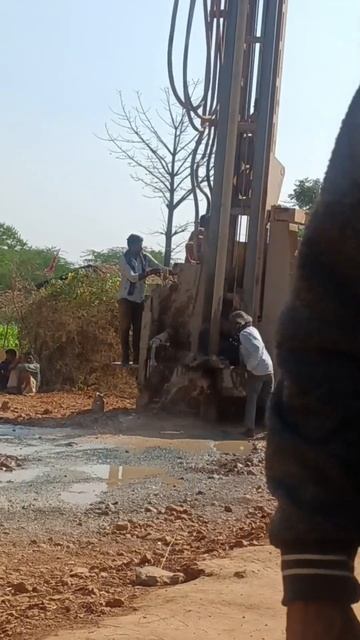 6 इंच बोरवेल फुल पानी 200 फीट गहरा #borwelldrilling #civilengineering #waterfall #water