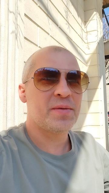 С ПРАЗДНИКОМ ДАМЫ 🌹