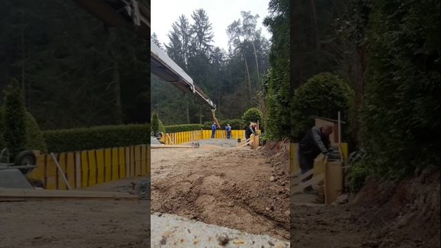 Beton mit einem Förderband entladen 16M DEX TRANS