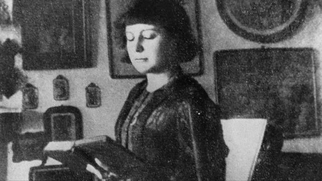 Певица Вера Драганюк знакомится с романсами композитора Игоря Сазонова.   За фортепиано композитор.