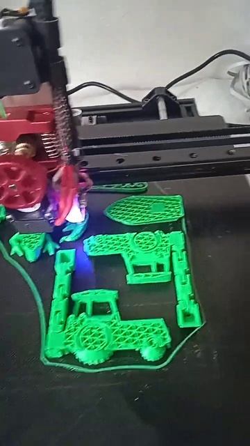 Kywoo 3D Max. Печать детской шарнирной игрушки трактор. Набор из 4 машин. #kywoo3dmax