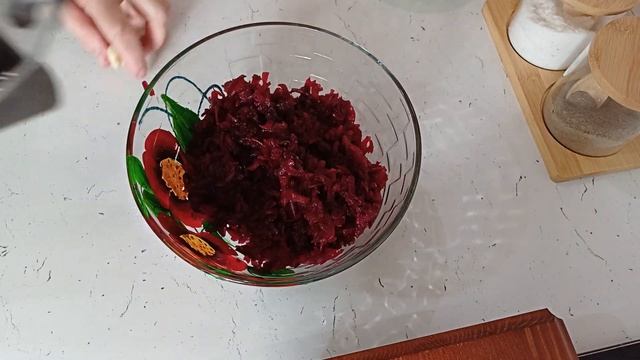 ПРИКОЛЬНЫЙ праздничный СВЕКОЛЬНЫЙ салатик!!!