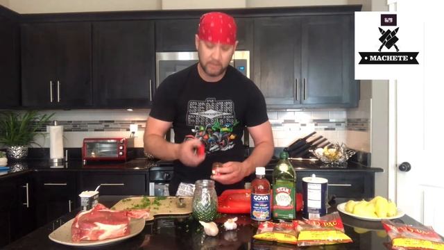 Cowboy steak 🥩 bañado en chimichurri y  🌶 güeritos rellenos de camarón machete style