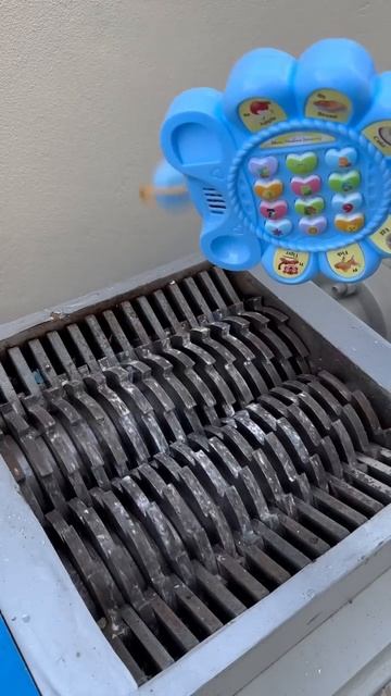 Shredding Plastic and Other Stuff _ Gojzer #short