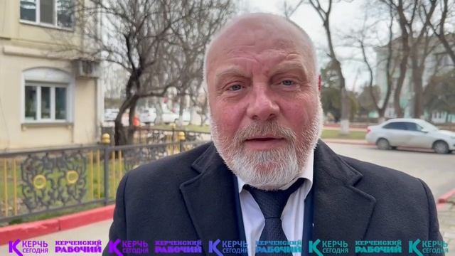 Мужчины поздравляют керчанок с 8 Марта!