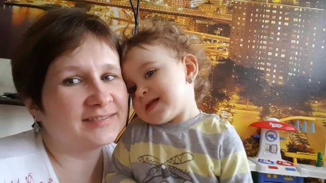 Милене 1 год и 8 месяцев. Просто разговор.
