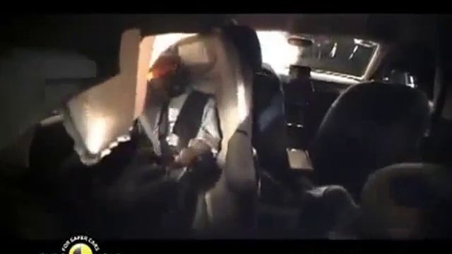 Audi Q3 2012 Crash Test