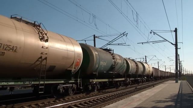 ВЛ80К-591 с грузовым поездом