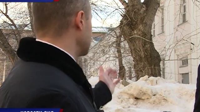 Падающие с крыш сосульки