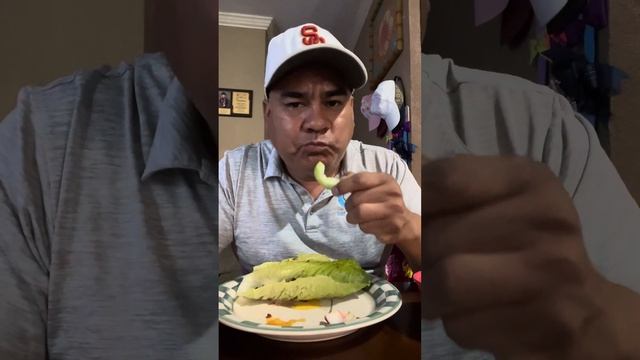 Como empezar una dieta sustituye la tortilla por lechuga