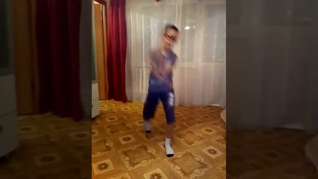 Я четаю реп слыш ты чё такая детская