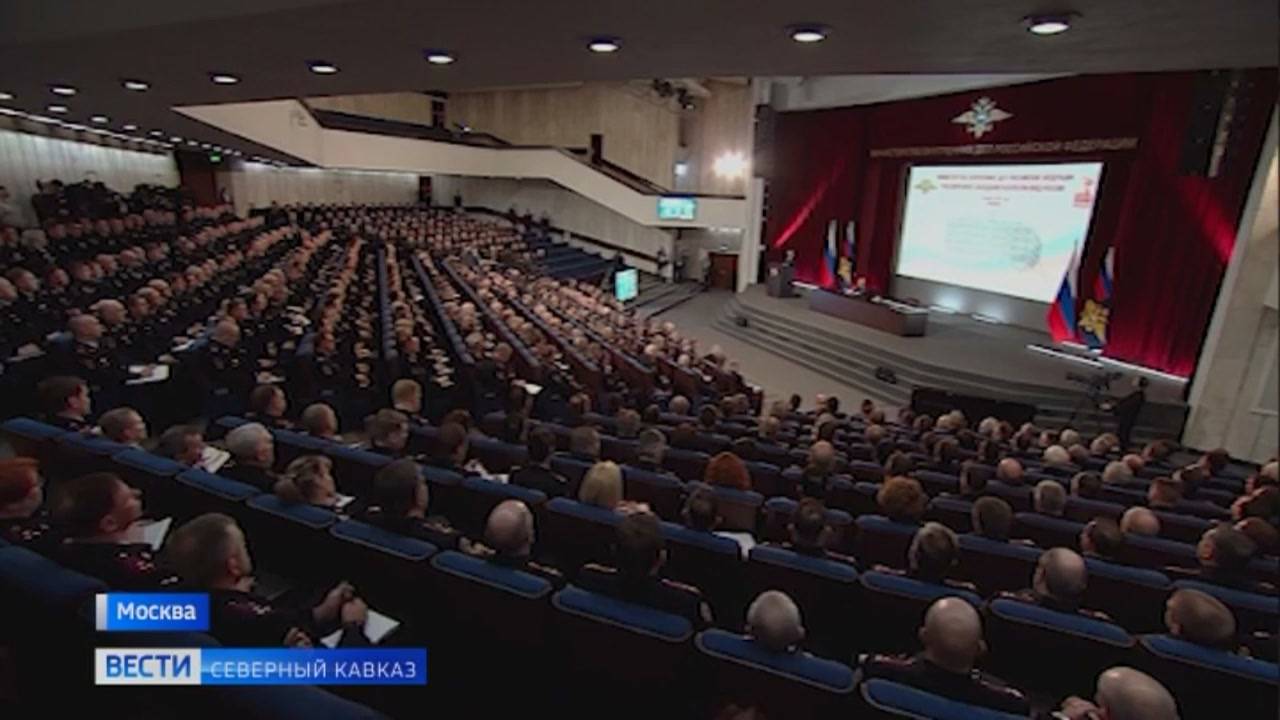 Владимир Путин призвал правоохранителей ужесточить борьбу с экстремизмом