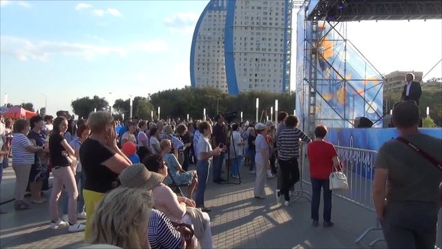 Песня Сергея Ларина «Помечтаем»