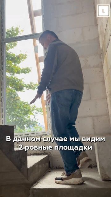 Окно на лестнице - идеальное решение в частном доме!