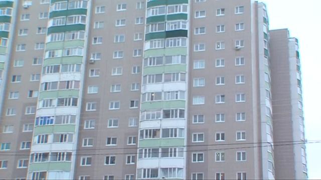 Выпала девушка