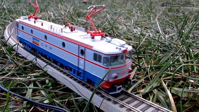 Machete locomotive in miniatura.