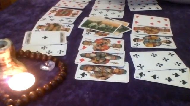 Расклад по просьбе моей подписчицы. Крестовый король-червовая дама.