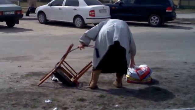 бабка против стула