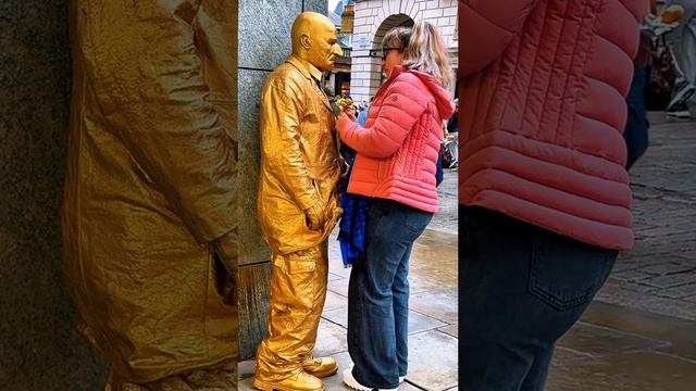 silvermanstatueofficial_2025-03-07-19-34-48_1741358088575