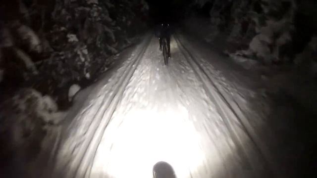 17.4lb Nakamura fatbike on a groomed trail