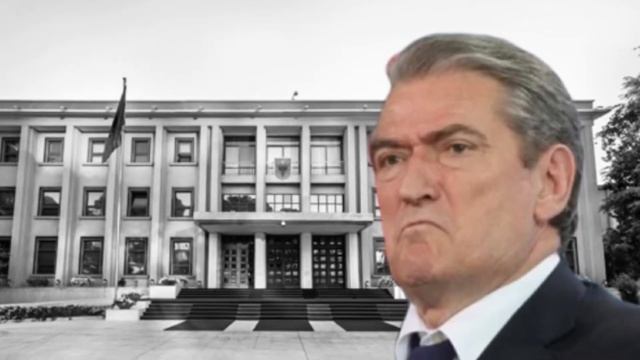 Grand Theft Auto Albania (Gta IV Loading Screen)