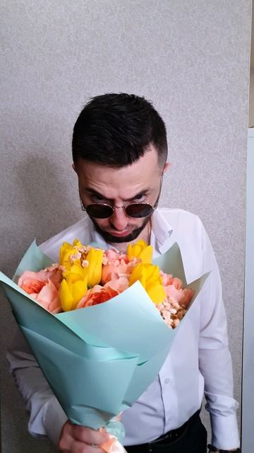 Реакция моей девушки на цветы