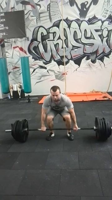 Становая тяга. 200 кг после 10-минутного комплекса по кроссфиту.