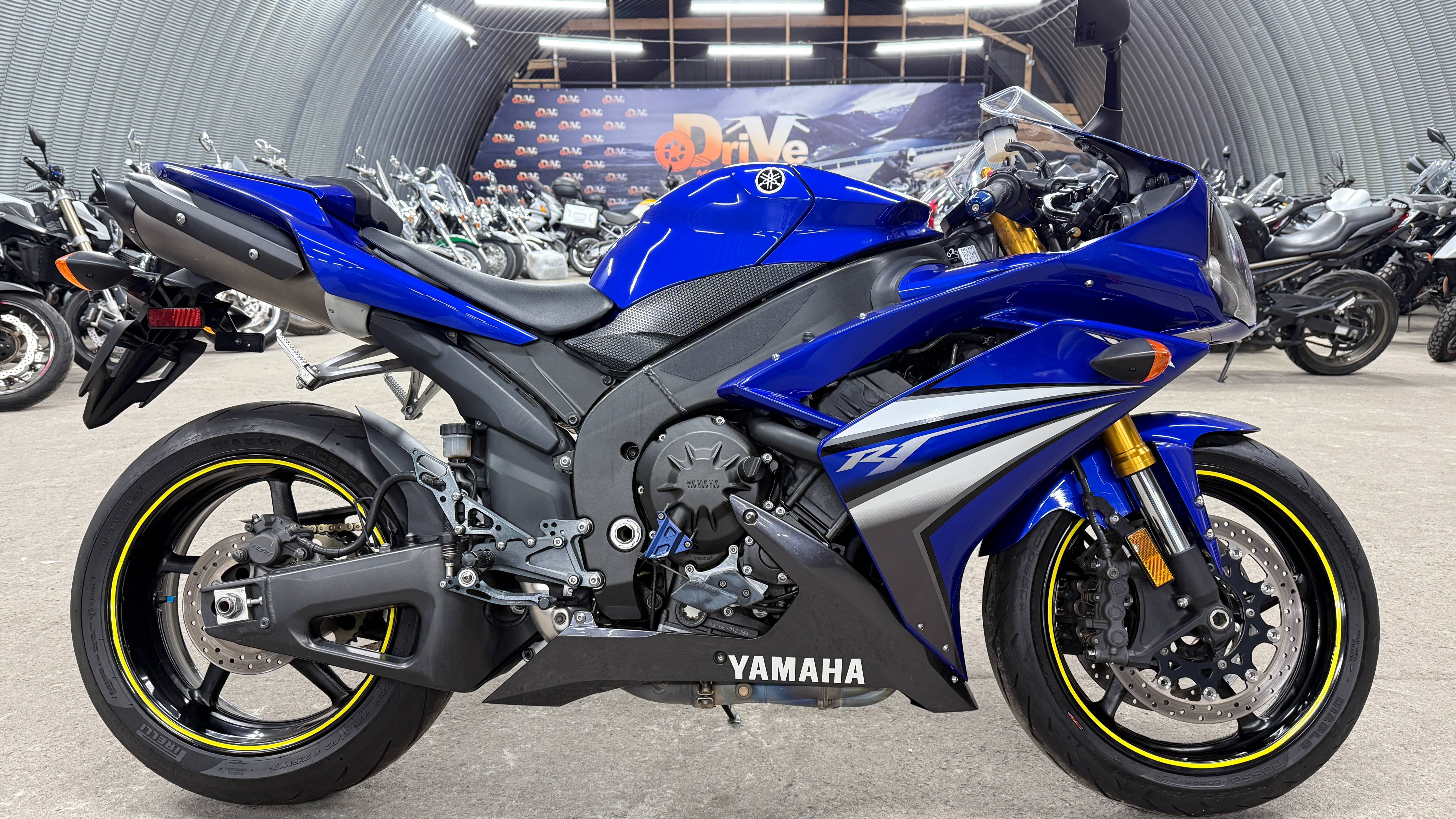 Обзор Yamaha YZF-R1 |В НАЛИЧИИ|