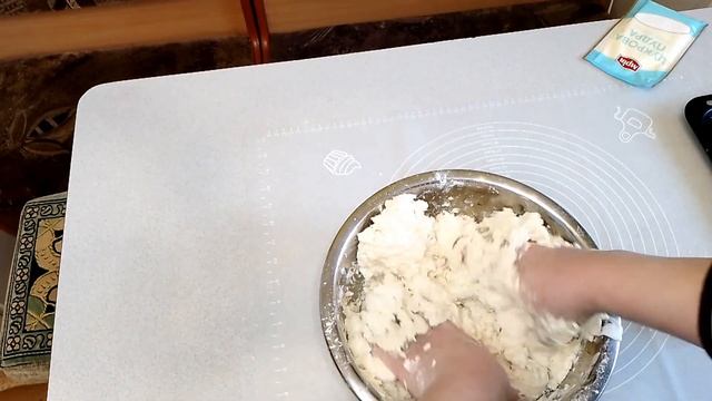 Рогалики на сметані. Хрусткі, без сахару, яєць. Смачнючі.