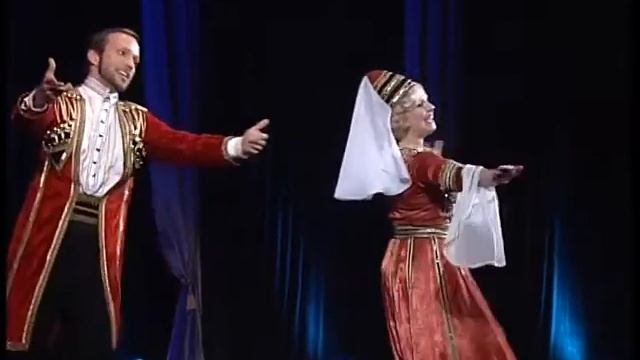 Дует Івана і Маші "Сьгодні я прийшов до вас" з оперети "Царевич" Ф. Легара.