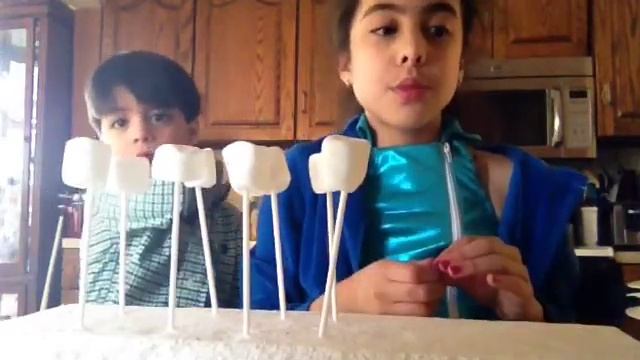 Marshmallow cake pops