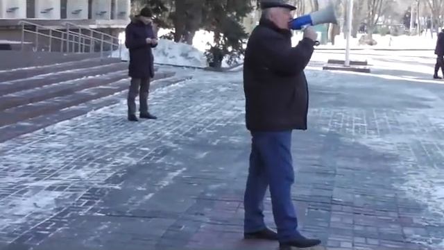 Фермеры Новомосковщины пикетировали Днепропетровскую областную администрацию 15 02 2017