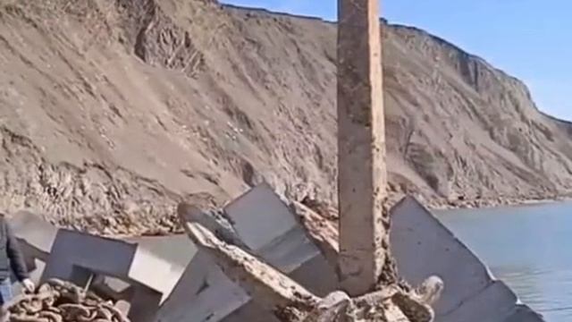 Злополучный_танкер_с_мазутом_наконец_то_распилили_на_части