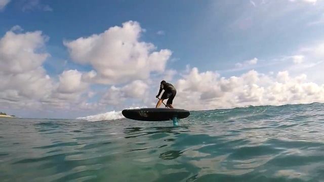 Kitesurfing with  Moona Whyte and Keahi de Aboitiz