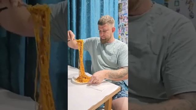 Супер острая китайская лапша! Зверский аппетит) Как правильно поесть)