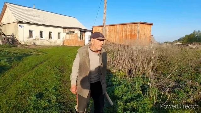Дед Матвей и приятные хлопоты|Над домом Фролыча реет Знамя Победы!!Праздник, который старик заслужи