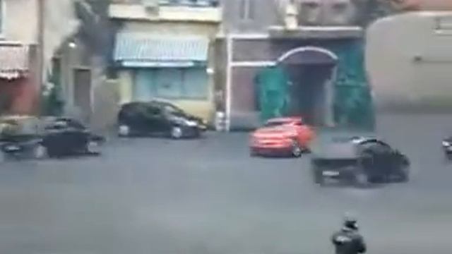 синхронная езда на машинах и дрифт