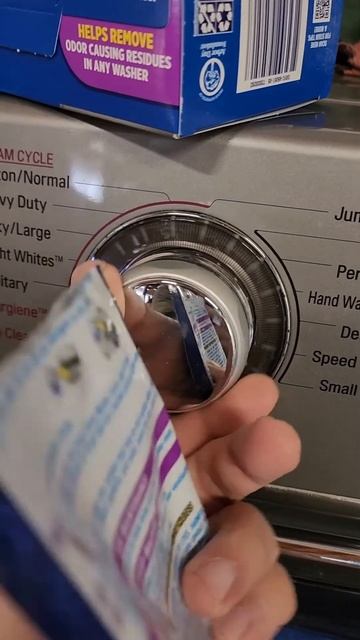 Oxyclean OxyCutes the washing machine smell! #oxyclean #smelly #washer