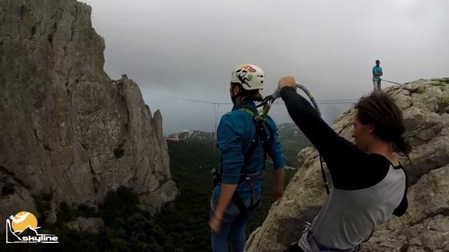 Катик Ильяс-кая роупджампинг в Крыму с командой Skyline
