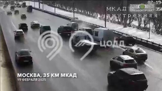 Водителю стало плохо за рулем по время поездки по МКАД, впоследствии он скончался