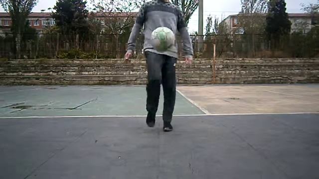 Чеканка мяча 207 раз / Ball juggling