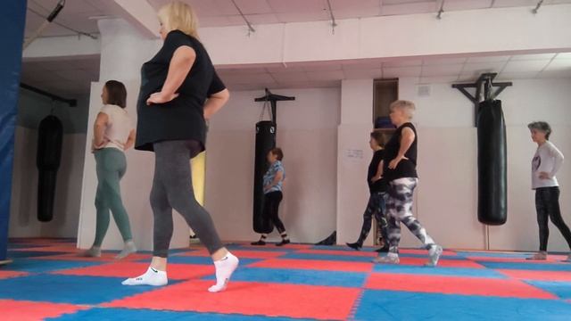 Танцедвигательная гимнастика с элементами здоровой спины для проекта "Московское долголетие"