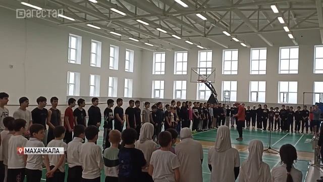 В спортзале 54-й столичной школы прошло Первенство Махачкалы по бадминтону