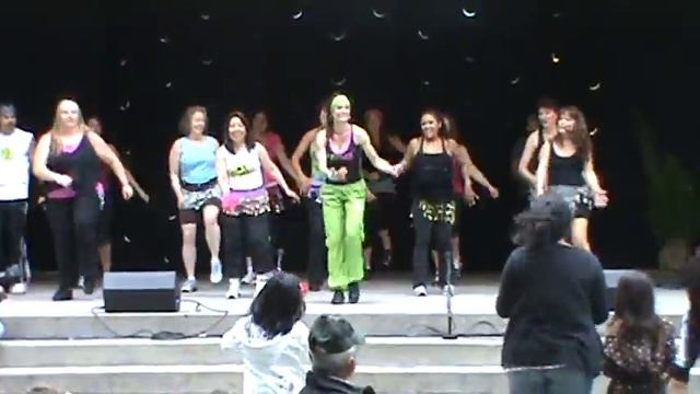 Zumba!!! Bata Bata 2. Esther Short Park performance with Jennifer Furrer and friends.