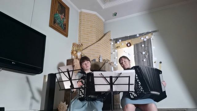Вальс из кинофильма "Любовь и голуби ".
Композитор В. Левашов .Видео Баталова Яна.